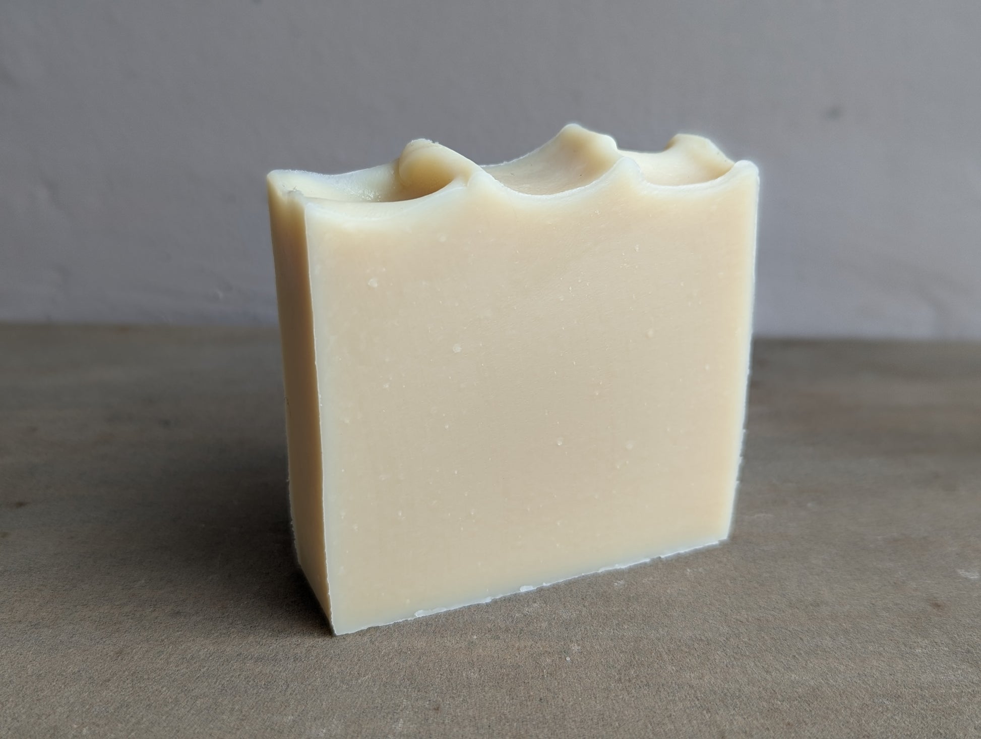 Naturally Woodland Eco-friendly sheep's milk soap with Whitefaced Woodland sheep milk, Juniper, Black Pepper, Lavender and rose geranium. Handcrafted in Yorkshire